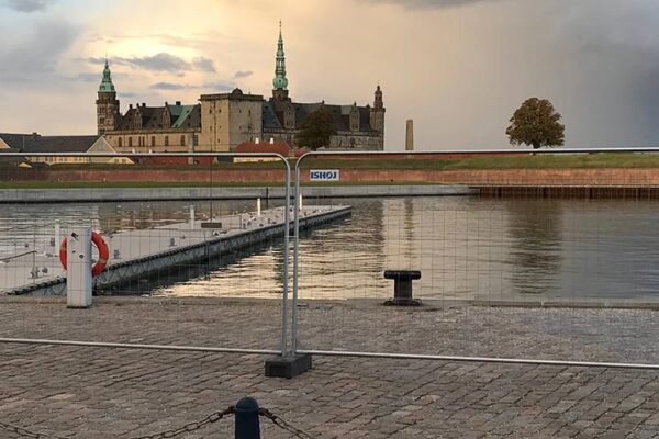 Billede af mobilhegn ved Kronborg