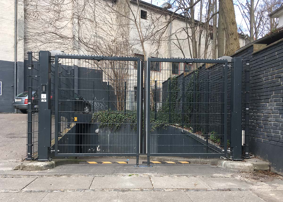 Billede af automatisk gitterport